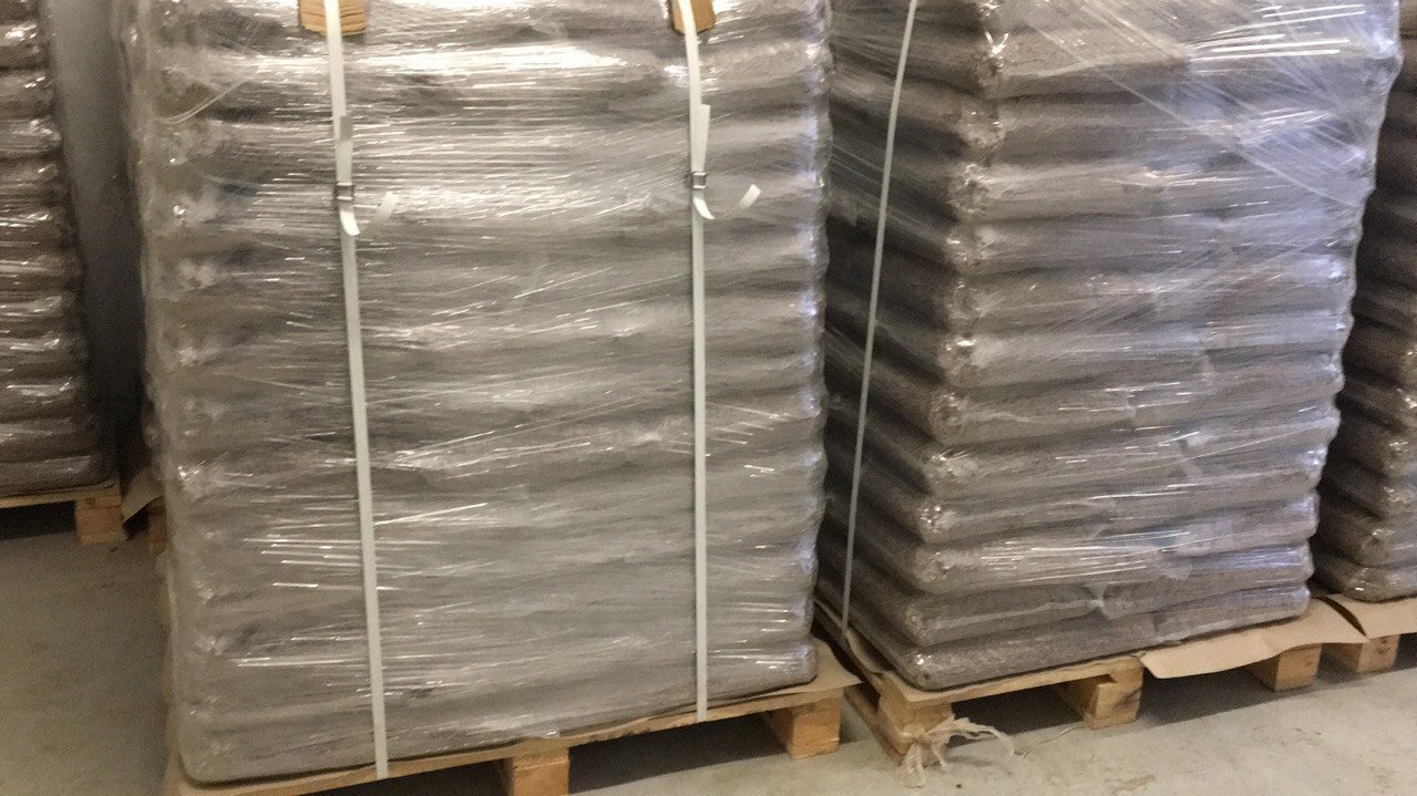 oak_pellets_f1_6bdcacc5-3b72-4c72-9568-eaa6a9c97610.jpg Premium Eichenpellets ENplus A1 – 67 x 15 kg Palette – Bild 1